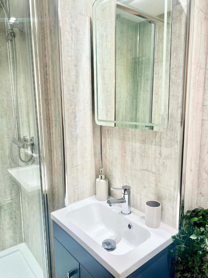 Gorgeous Newly Renovated 2 Double Bed Flat Apartman Swansea Kültér fotó